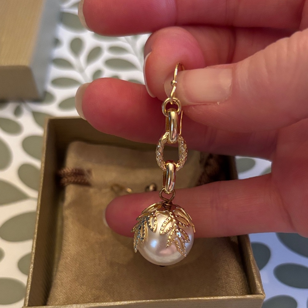 JTV Elegant Gold Tone and Pearl Drop Earrings